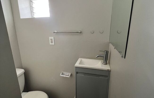 3 beds, 1 bath, $1,300