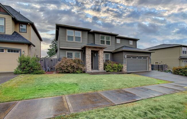 STUNNING CAMAS NORTH HILLS 4 BR, 3.5 BATH HOME~ CAMAS SCHOOLS~ PET FRIENDLY!