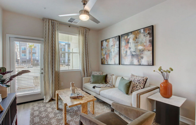 1 bed, 1 bath, 664 sqft, $1,400