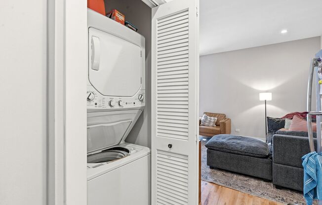 2 beds, 1 bath, 638 sqft, $3,200, Unit 922-2N