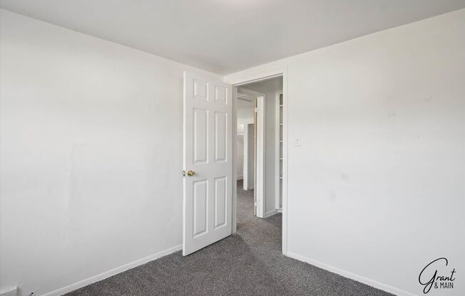 3 beds, 1 bath, $1,300