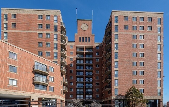 2 beds, 1.5 baths, 820 sqft, $2,900, Unit 217