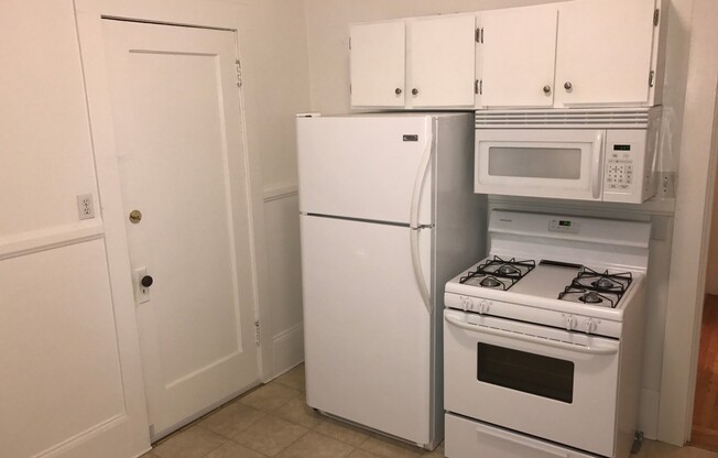 Classic one bedroom in central nob hill easy commute downtown and to shuttles!