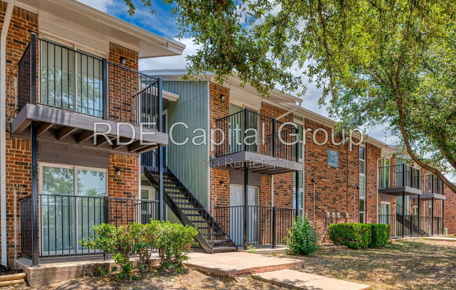 8045 W ELIZABETH LN