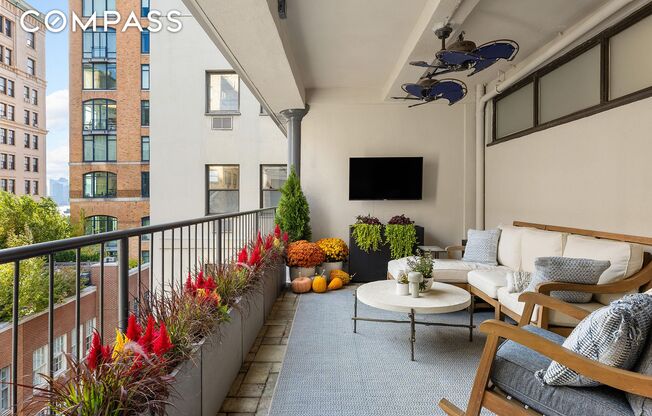 380 W 12 ST