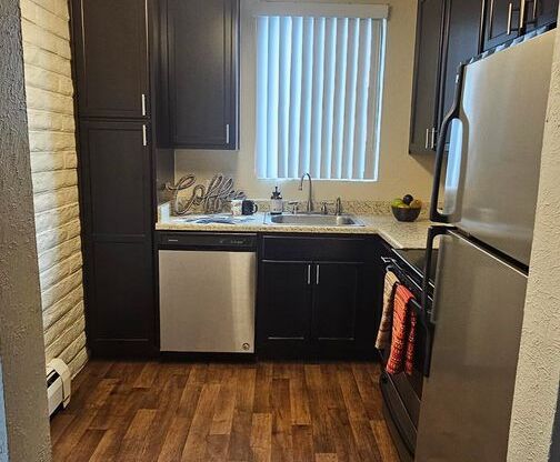 2 beds, 1 bath, 860 sqft, $1,985, Unit 411