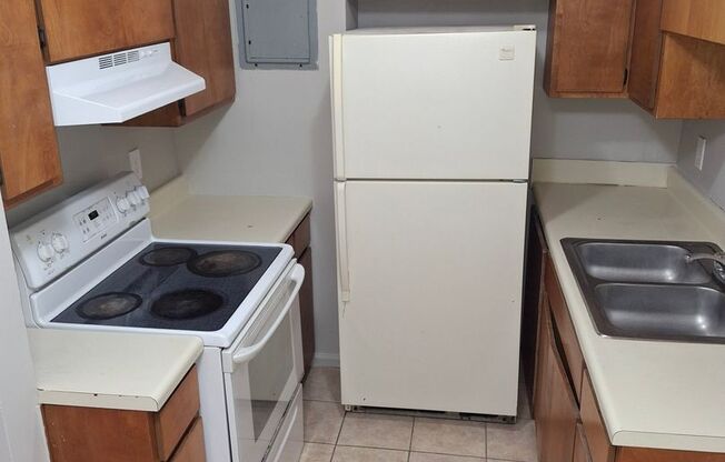 1 bed, 1 bath, 590 sqft, $1,075