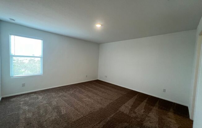 3 beds, 2 baths, $1,595