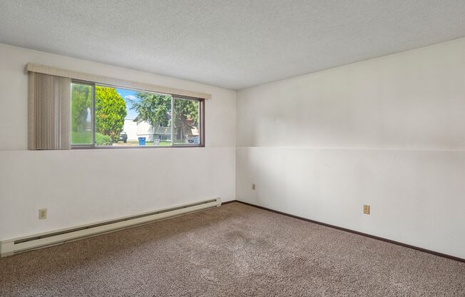 2 beds, 1 bath, $1,200