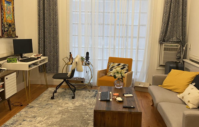 Studio, 1 bath, $3,100, Unit 1D