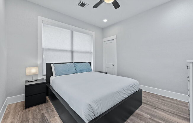 1 bed, 1 bath, 585 sqft, $1,300, Unit 1