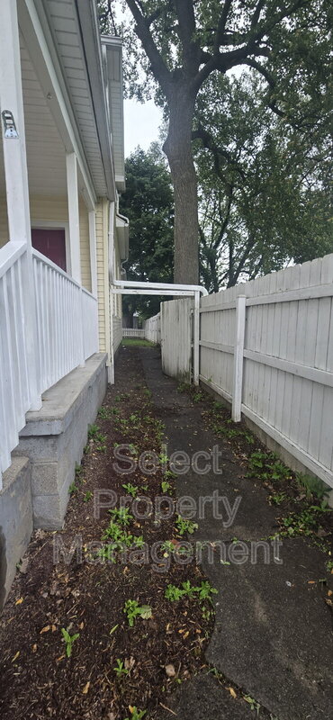 449 RUTH ST