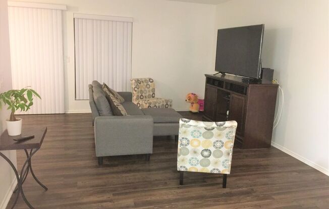1 bed, 1 bath, 832 sqft, $2,190, Unit 030