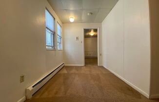 1 bed, 1 bath, $985, Unit B