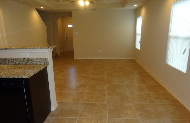 3 beds, 2.5 baths, $1,395