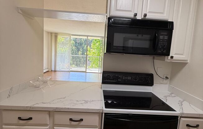 1 Bed, 1 Bath Condo in Prime Belmont Location