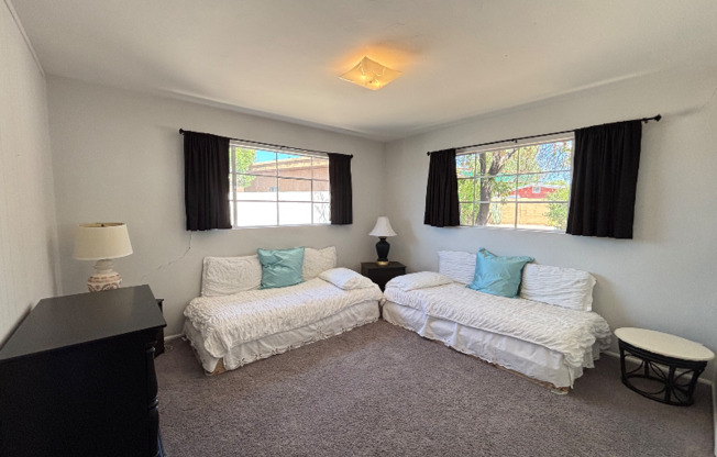 4132 N 33 ST