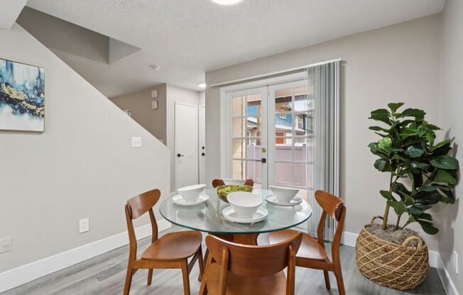 2 beds, 1.5 baths, 856 sqft, $1,764, Unit 1009