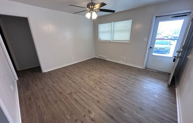 $795 - 2 bedroom / 1 bathroom - Newly remodeled Duplex