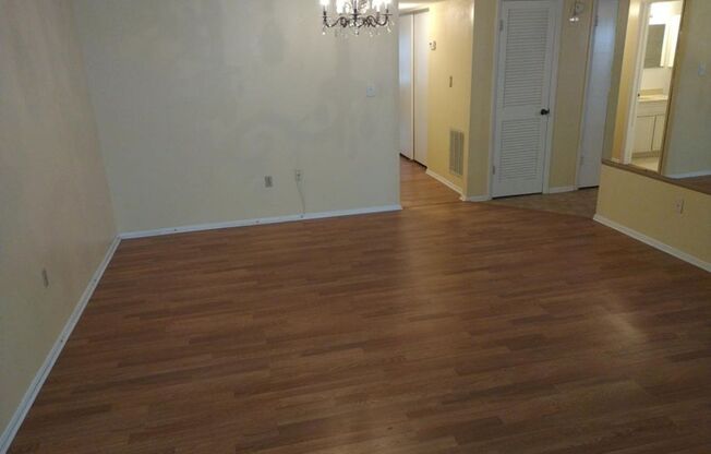 3 beds, 2 baths, $1,550, Unit # H 9