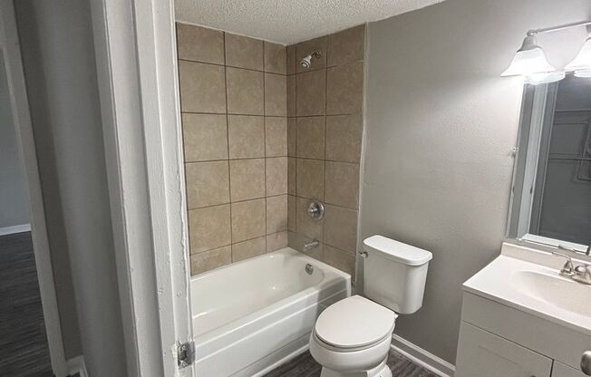 3 beds, 2 baths, 1,230 sqft, $975