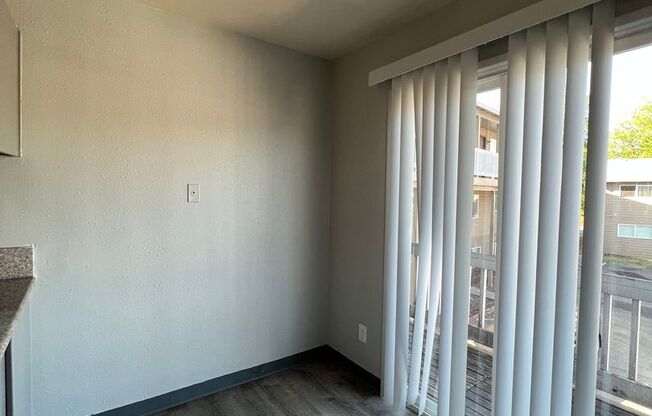 2 beds, 1 bath, 840 sqft, $1,350, Unit 685