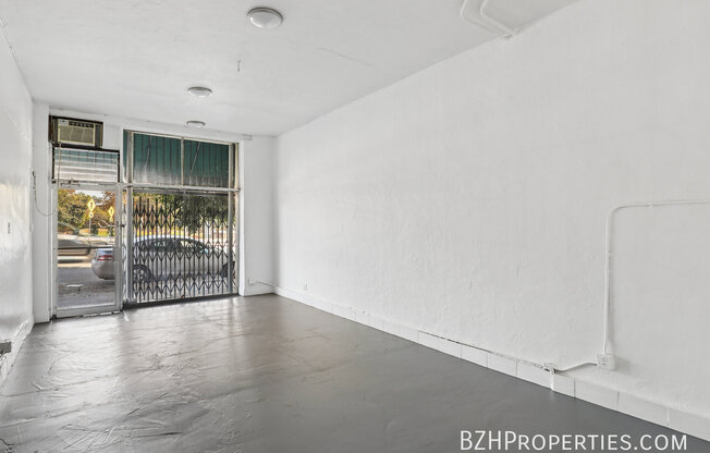 6189 N FIGUEROA ST