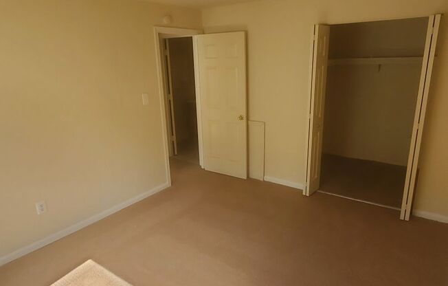 1 bed, 1 bath, 725 sqft, $1,350, Unit A08