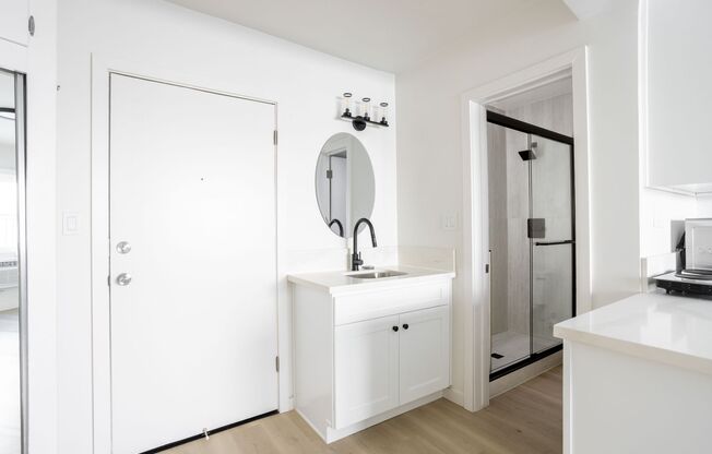 Studio, 1 bath, 263 sqft, $1,399, Unit 122