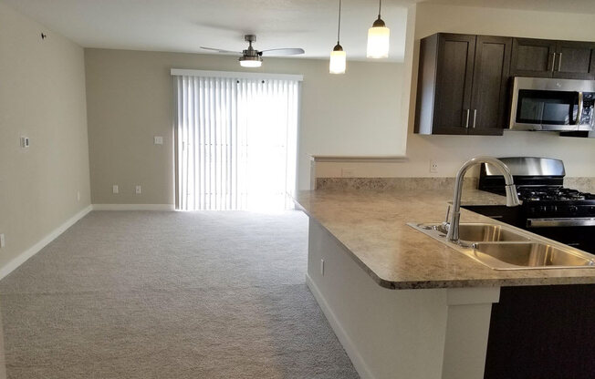 End Style Open Floor Plan at Trade Winds Apartment Homes, Elkhorn, NE