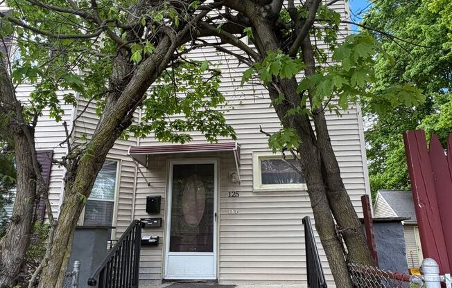 3 bed 1 bath!