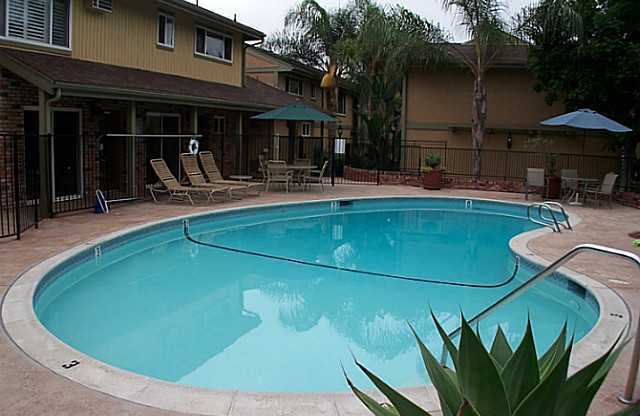 2 beds, 2 baths, $2,700, Unit Unit #275