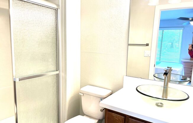 2 beds, 2 baths, 992 sqft, $2,355, Unit 165 (Furnished)