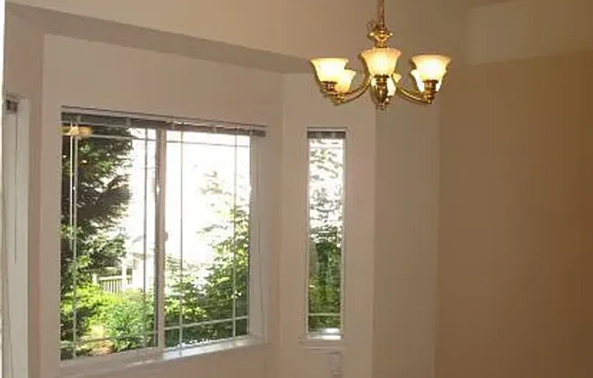 2 bedroom, 2 bath Townhome in North Seattle.