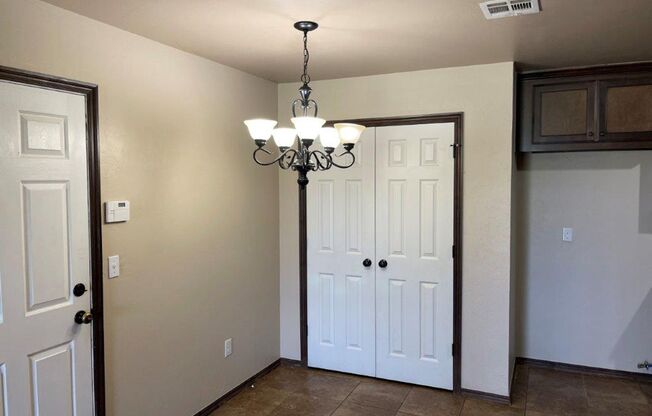 3 beds, 2 baths, $1,195