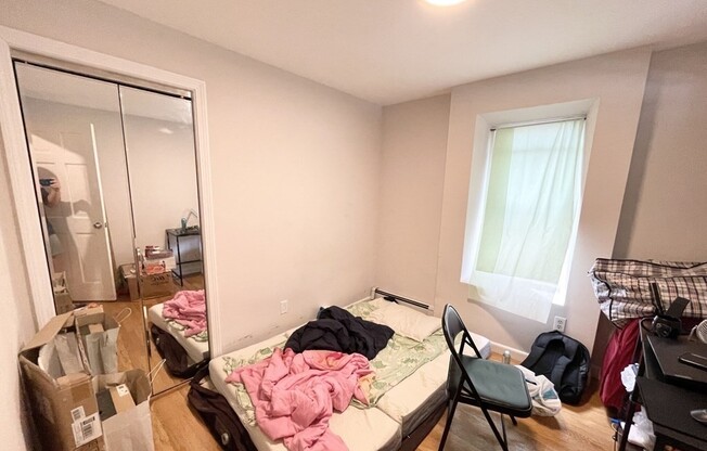 4 beds, 1 bath, $4,000, Unit 1