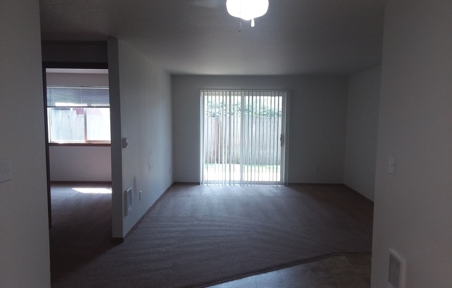 2 beds, 1 bath, 808 sqft, $1,650, Unit 106*