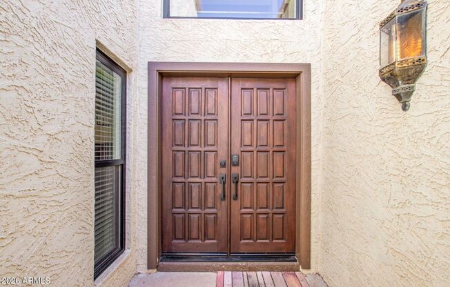 STUNNING! Fully Furnished in Phoenix