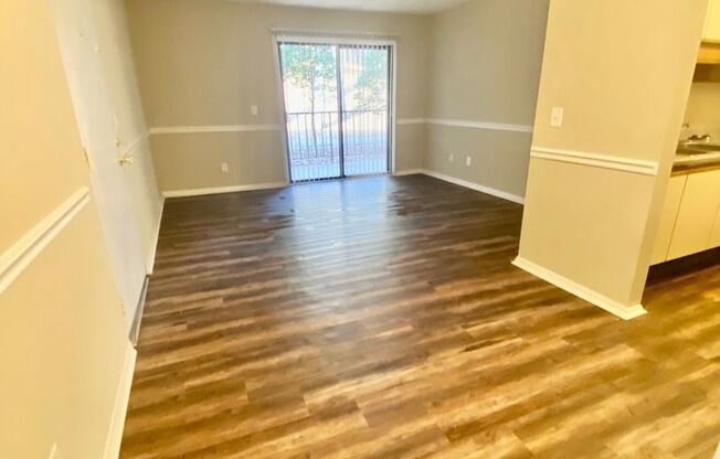 2 beds, 1 bath, 960 sqft, $1,195, Unit 103F