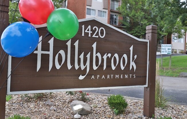 2 beds, 1.5 baths, 920 sqft, $950, Unit 1420 West Glen Avenue Apt 113