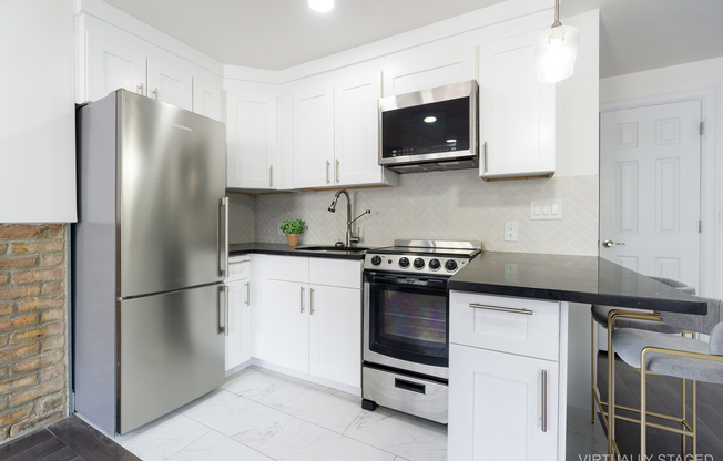 400 E 9 ST