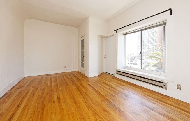 Studio, 1 bath, 350 sqft, $1,595, Unit 02