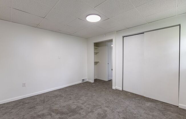 2 beds, 1 bath, $1,299, Unit Apt 1