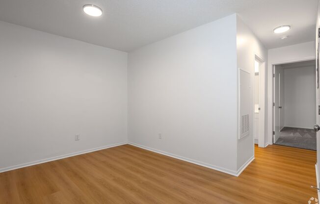 2 beds, 2 baths, 1,300 sqft, $1,300, Unit 967