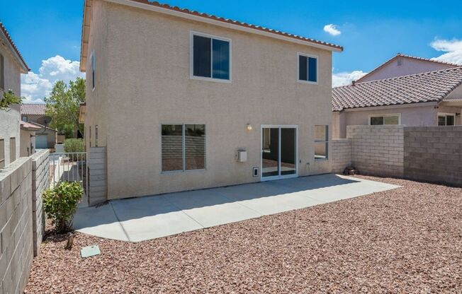4 beds, 2.5 baths, $2,250