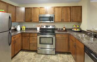 Regency Woods Apartments in Minnetonka, MN Stainless Steel Kitchen