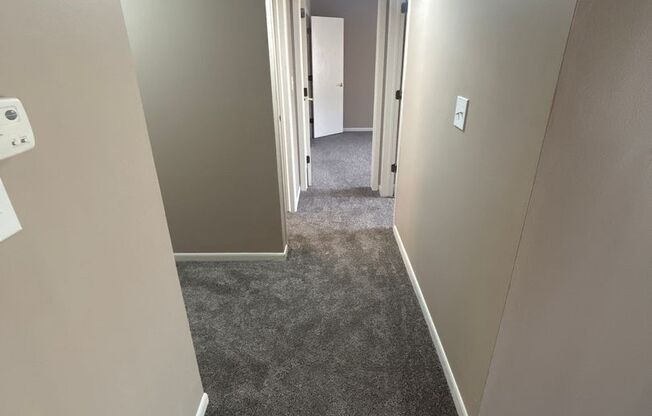 2 beds, 1 bath, 900 sqft, $969, Unit 107