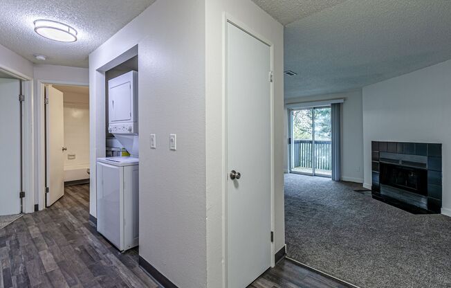 2 beds, 1 bath, 980 sqft, $1,525, Unit C65