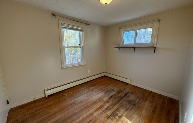 2 beds, 1 bath, $1,995