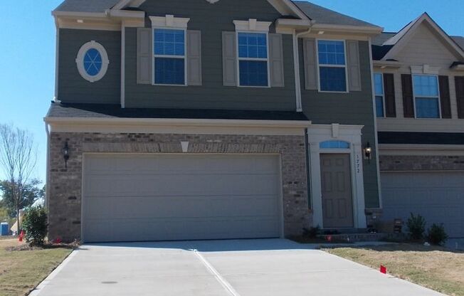Convenient 3 Bed, 2.5 Bath Townhome near Uptown
